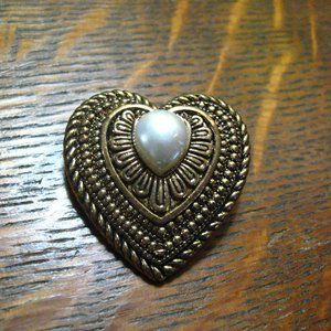 ❤️ Vintage 1980's Romantic Fashion Brooch